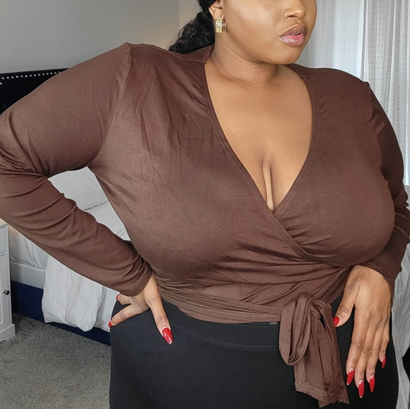 Amazon Tops - Plus Size V Neck Long Sleeve Wrap Crop top